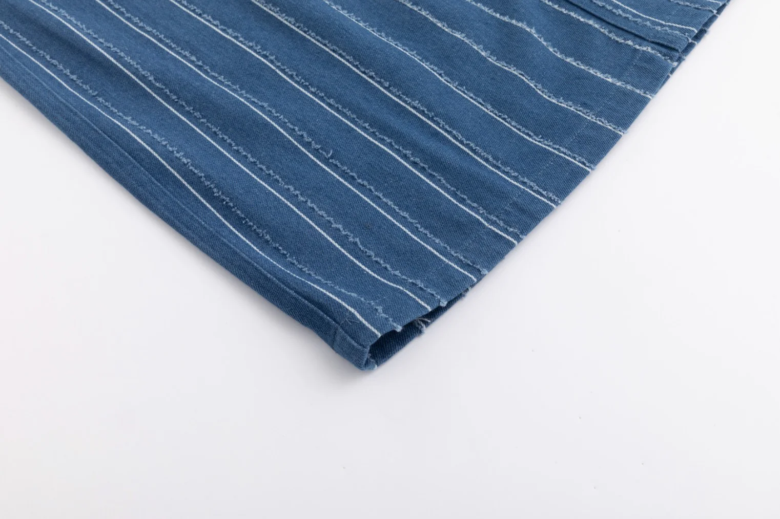 White And Ragged Stripes Denim Skirt - Image 6